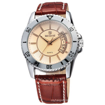 2015 brown color quartz movement men watches in Singapore